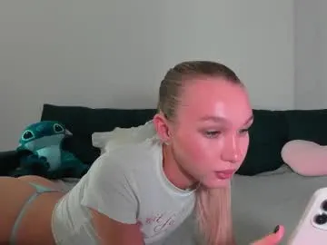 somniya – webcam model profile photo Image 4