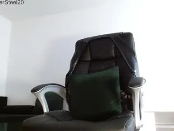 ululante – webcam model profile photo Image 3