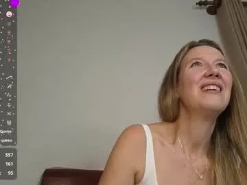 angelsofaurora – webcam model profile photo Image 2