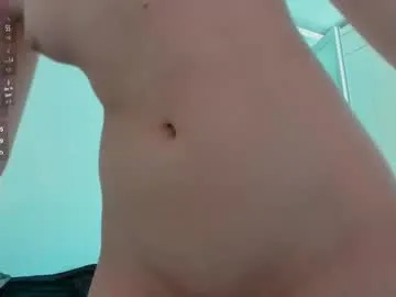 Nina – webcam model profile photo Image 14