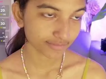 yuliethpetite Image 18