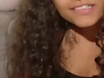 yuliethpetite Image 5