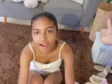 yuliethpetite Image 8
