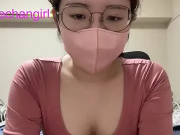 LauraRiccoo – webcam model profile photo Image 12