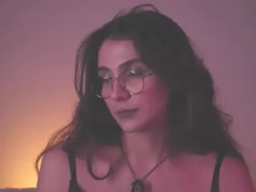 AnnieBasile – webcam model profile photo Image 15