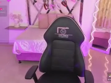 pacho_stormie – webcam model profile photo Image 14