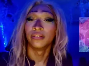 _your_fenka_ – webcam model profile photo Image 8