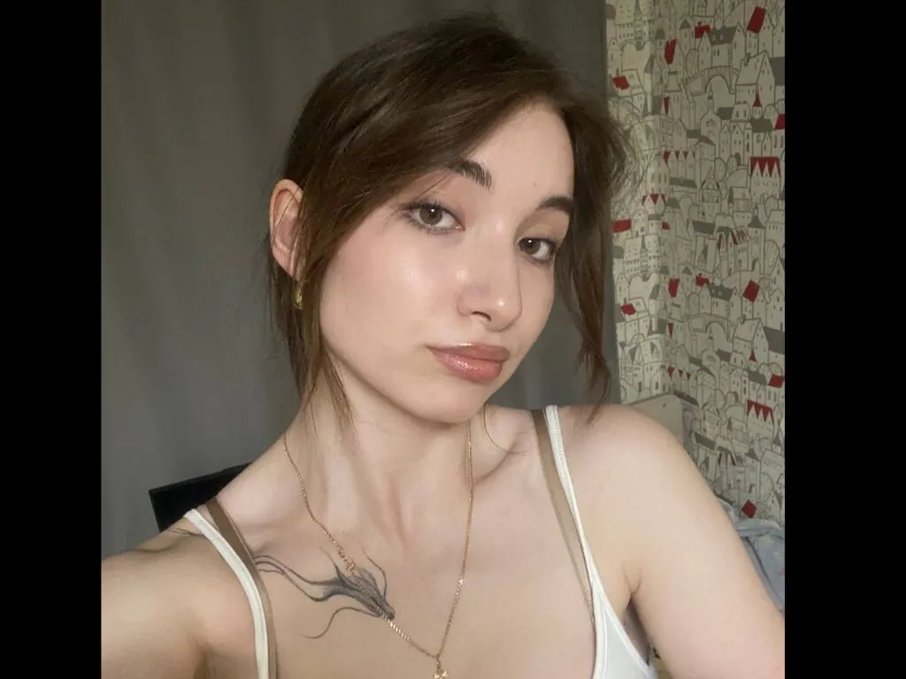 AdelinaBlis – webcam model profile photo