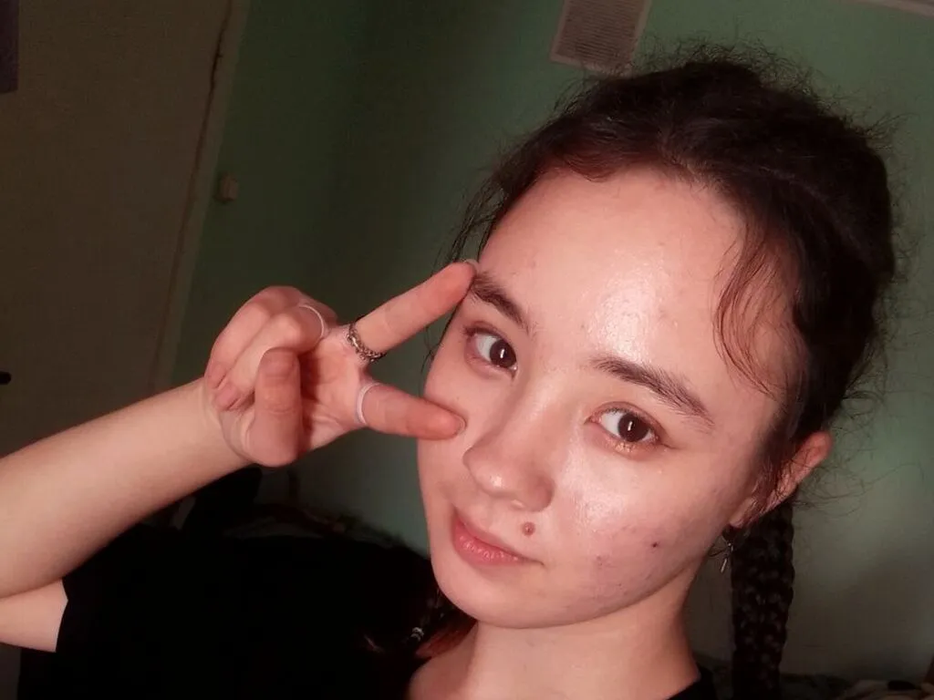 AislyFollin – webcam model profile photo