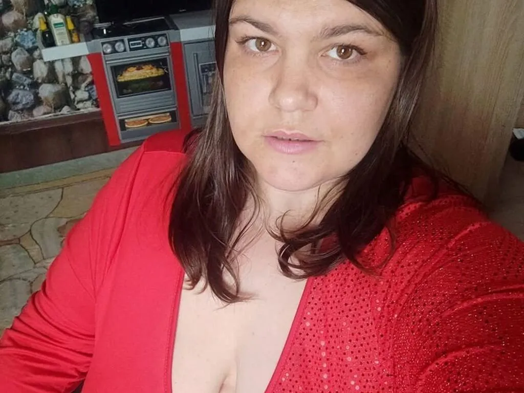 IonyEllaa – webcam model profile photo